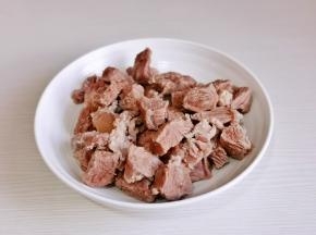 捞出温水冲洗干净。