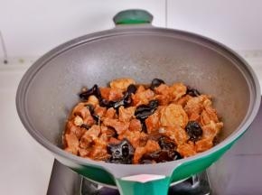 大火收汁，留点汤汁更好吃。