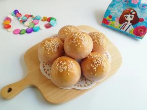 胖乎乎的小餐包。