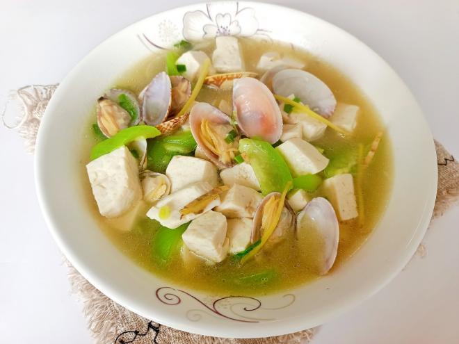 花蛤豆腐汤