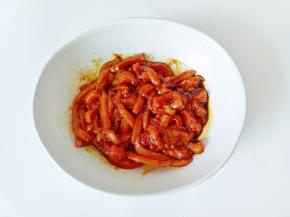 筷子搅拌均匀腌制十分钟。