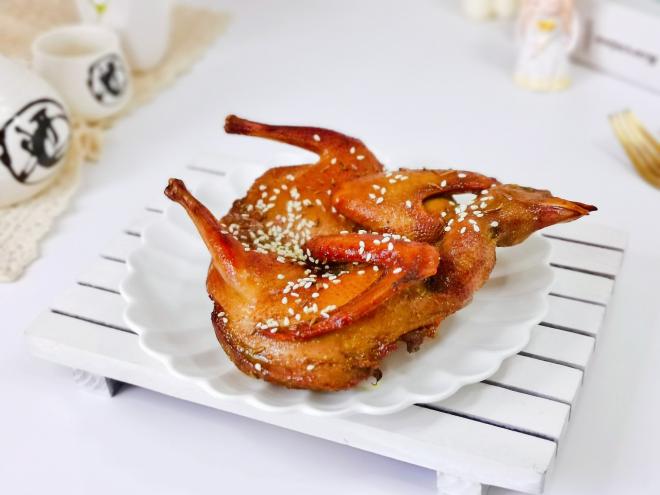 盐焗烤乳鸽