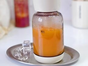 充盈的气泡，静止两分钟打开。