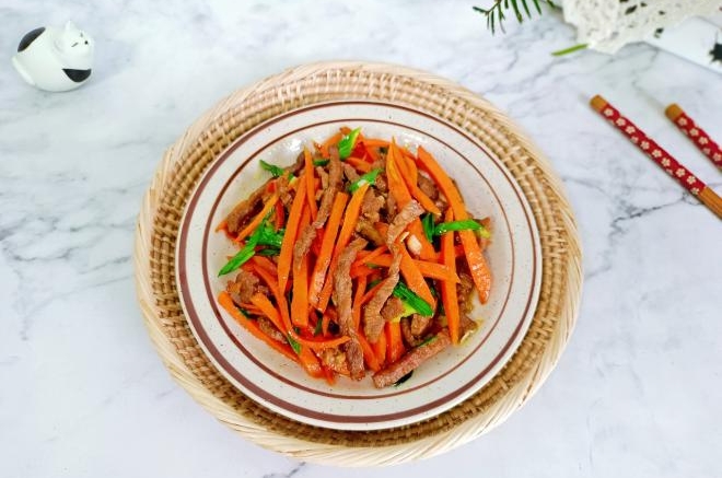 胡萝卜炒牛肉