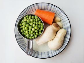 准备好所有食材。