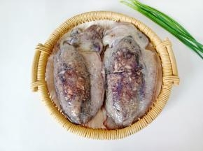 逛菜场买了两条，30一斤，刚好两斤。