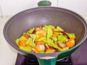 炒熟关火即可。