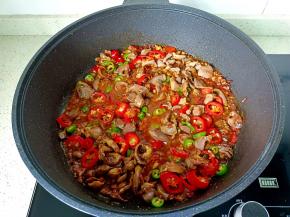 加青红辣椒圈。