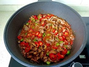 加青红辣椒圈。