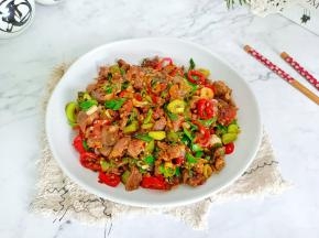 香辣开胃的下饭菜。米饭多吃两碗。