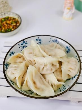 全家大爱的饺子。