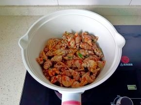 快速翻炒均匀。