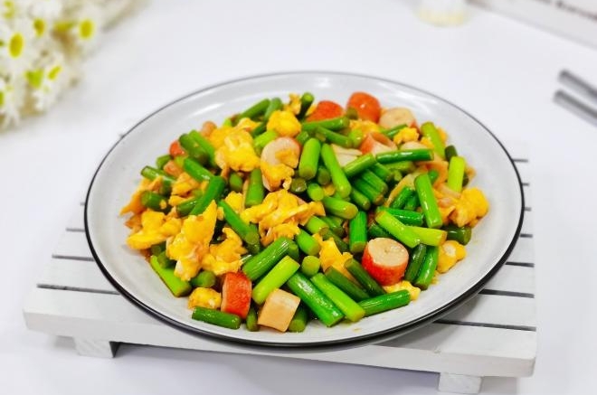蟹柳鸡蛋炒蒜苔