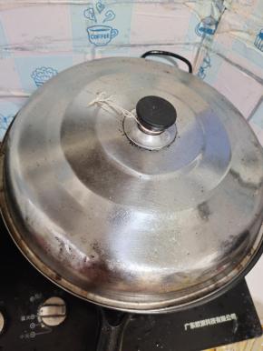 加盖焖煮20分钟！