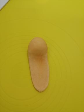 用刀切出八个爪子