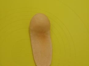 用刀切出八个爪子