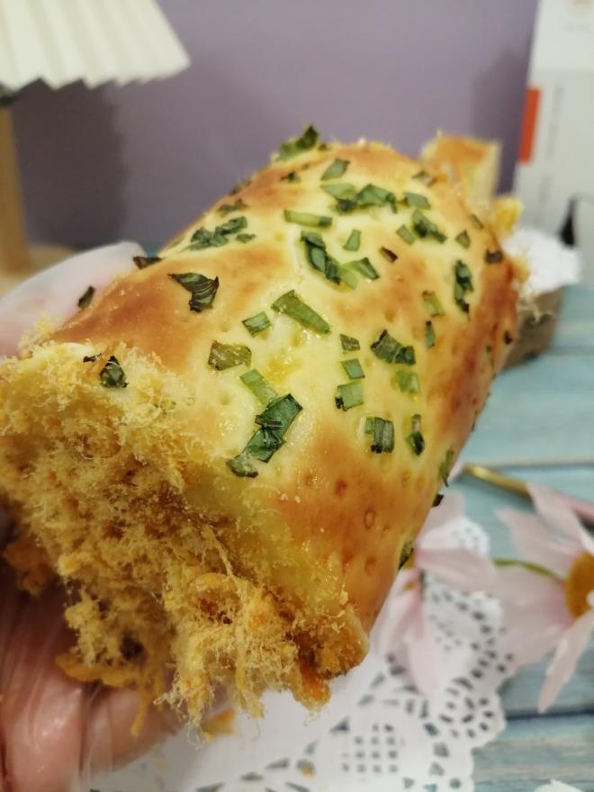 香葱肉松面包卷