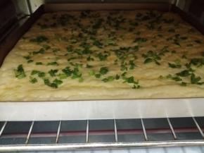 放入预热好的烤箱中，中层180度烤20分钟