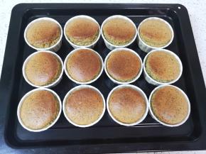 黑芝麻蛋糕出炉。