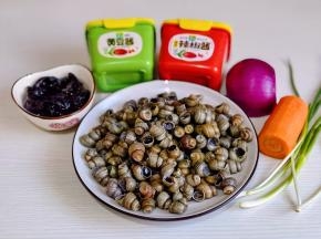 准备食材，螺狮我买的是剪好的，清洗干净即可。