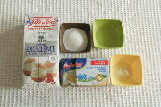 准备焦糖酱材料。