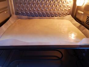 送入预热好的烤箱。 