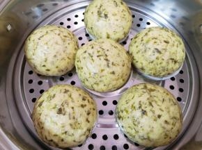 凉水开火，上汽后转中火蒸20分钟关火，焖5分钟左右出锅。