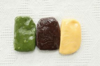 装入保鲜袋，冷藏30分钟。