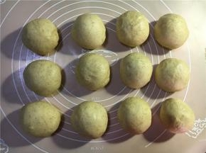 均分12个滚圆。