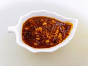 把炒好的蘸酱盛出