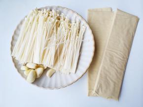 准备好所有食材。