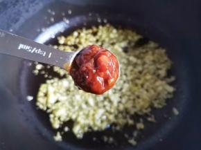 加2勺豆瓣酱，