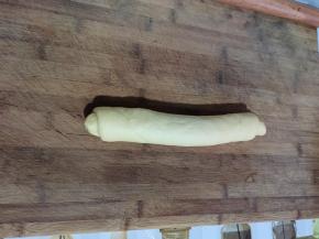 卷好后，把两头捏紧！