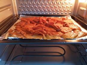 送入预热好的烤箱。 