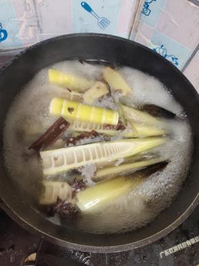 大火煮开后，再继续煮5分钟！