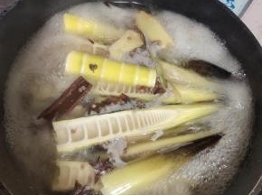 大火煮开后，再继续煮5分钟！