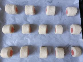 放入烤箱发酵，温度37，烤箱里放一碗水保湿，发酵时间25分钟。