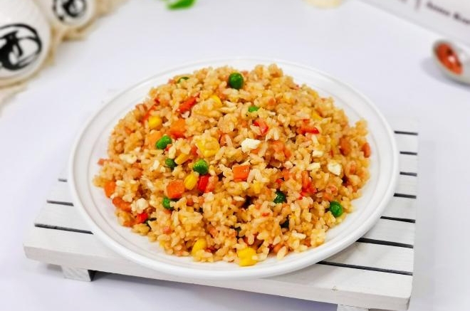 红肠蛋炒饭