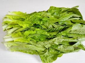 油麦菜去跟洗净。