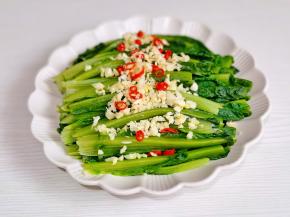 放入油麦菜上。