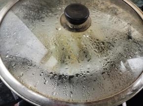 盖上盖子，大火蒸10分钟！