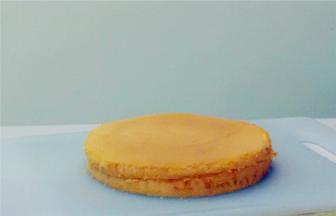 蛋糕分二片（参照6寸戚风蛋糕：份量减半，烤20-25分钟）