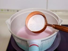加入白凉粉。