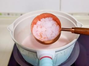 加入椰果搅拌均匀。