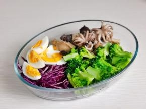 所有食材放入器具中。