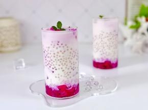 再装饰几块火龙果丁，薄荷叶就好啦！