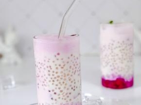 放入吸管搅拌均匀可以享用。