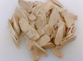 我是自己做的面筋，切成薄片