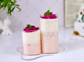 装饰上火龙果丁，薄荷叶就好啦！