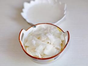 腌制好后一定要把水分挤干，不然会咸。